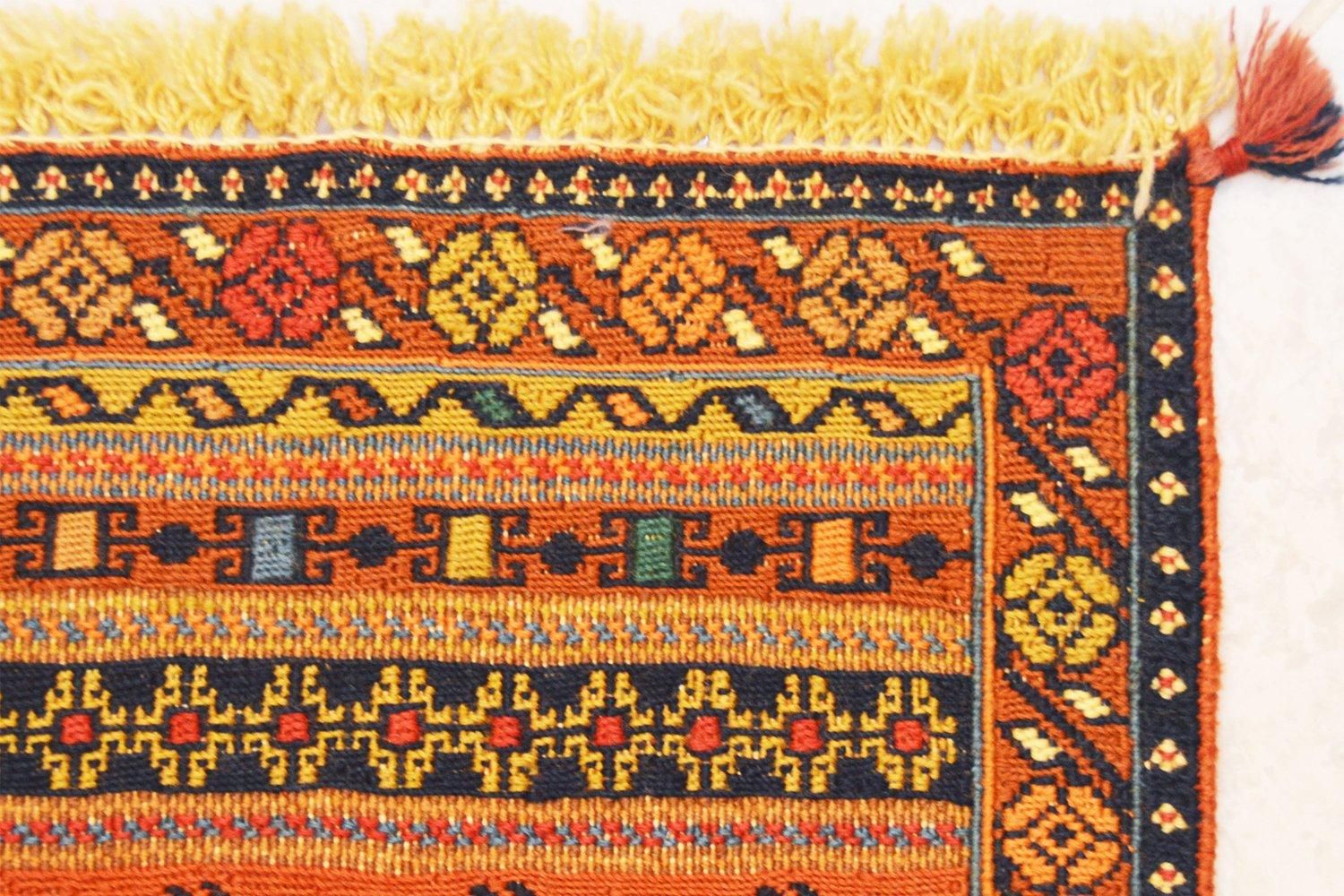 GIR527【遊牧民の手刺繍キリム】手刺繍＆シカの柄、ミニサイズ