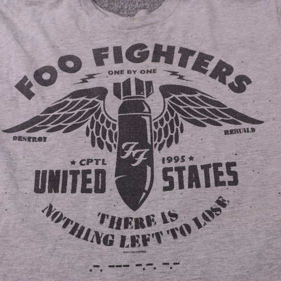 中古】(フーファイターズ)Foo FightersメンズレディーL【Tシャツ】デイヴグロールバンドtロックt半袖【古着】グレーTシャツst403