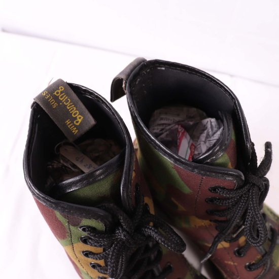 【中古】英国製dr.martens(ドクターマーチン)レディース8ホールイングランド【UK4  1/2】23.0cm-23.5cm迷彩カモフラ柄dh2877