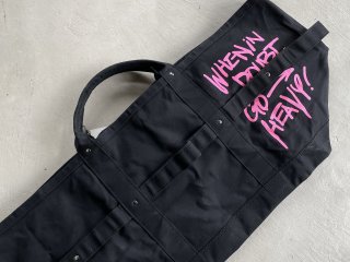 ULTRA HEAVY / Black Hole Tote by TEMBEA black × neon pink