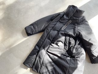 and wander アンド ワンダー / PRIMALOFT rip coat black