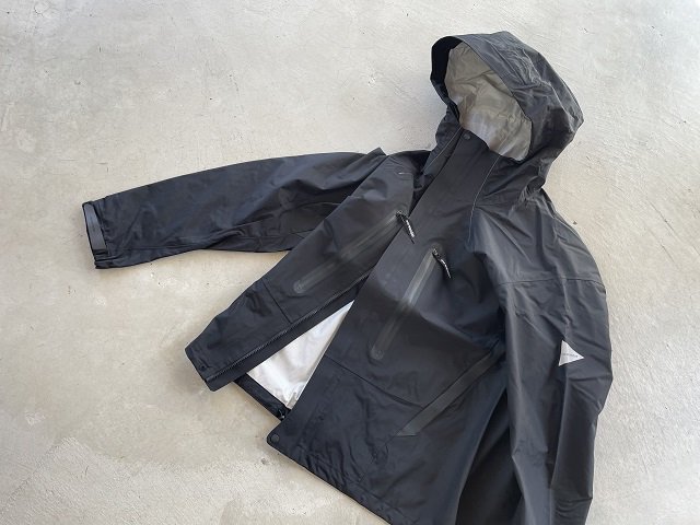 and wander アンド ワンダー / 2.5L hiker rain jacket black - SALT