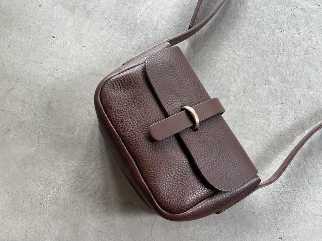 Mimi ミミ / WREN grainy walnut - SALT
