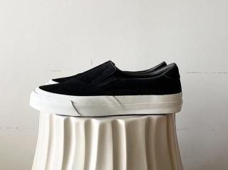 ASAHI  / BELTED SLIP-ON SUEDE black