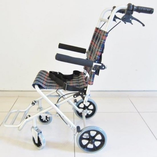 カドクラ 簡易型車椅子 タッチ 品番A502-AK