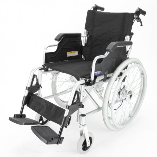 カドクラ　自走用車椅子　タンゴ　品番B109-AT　外箱不良アウトレット