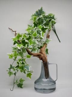 パンサーカメレオンのケージ装飾に最適なフェイクグリーン