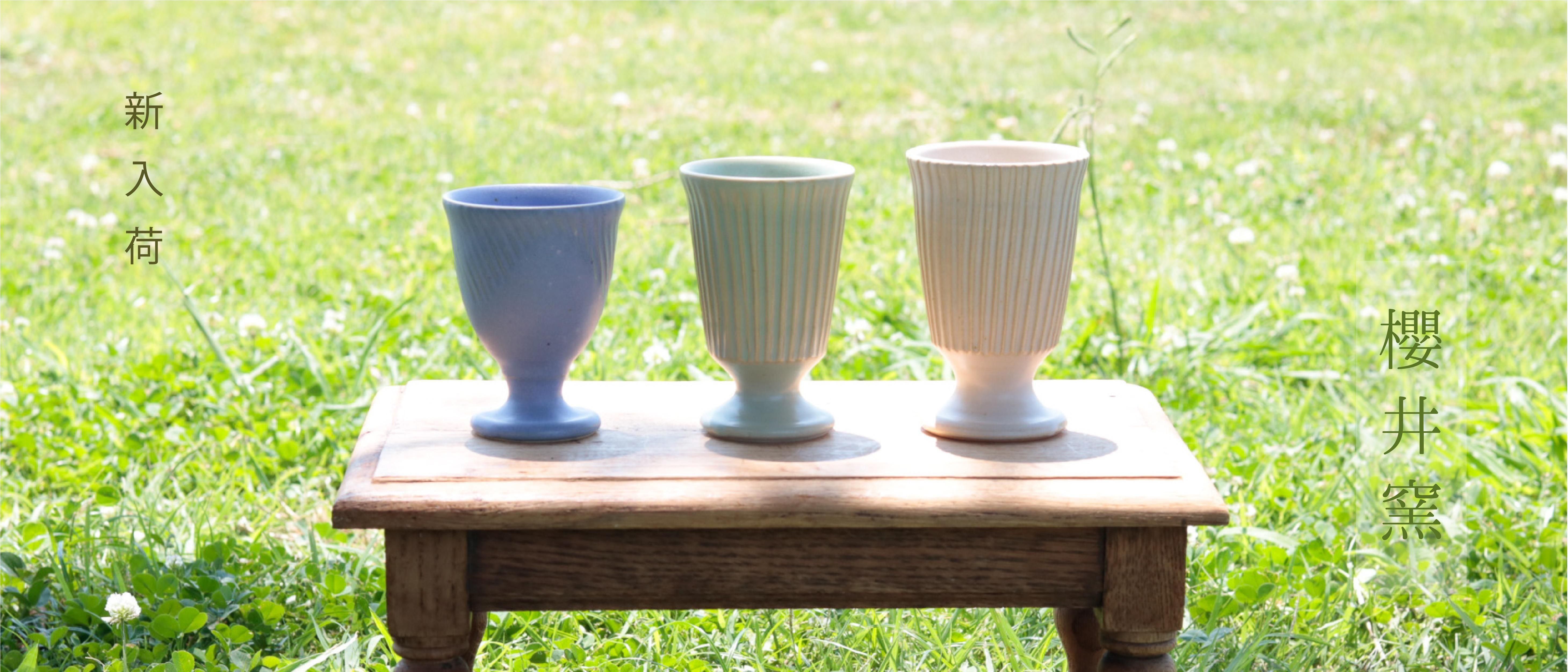 宋白釉蒔絵刻字八卦文様抱月瓶 陶磁器  現代工芸品 美術品 置物 宋白釉蒔絵刻字八卦文様抱月瓶 陶磁器 現代工芸品 美術品