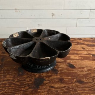 Cast Iron Nail Cup 