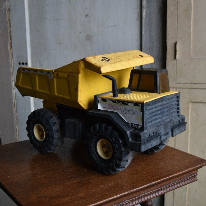 Dump Truck Tonka - BUFF STOCK YARD