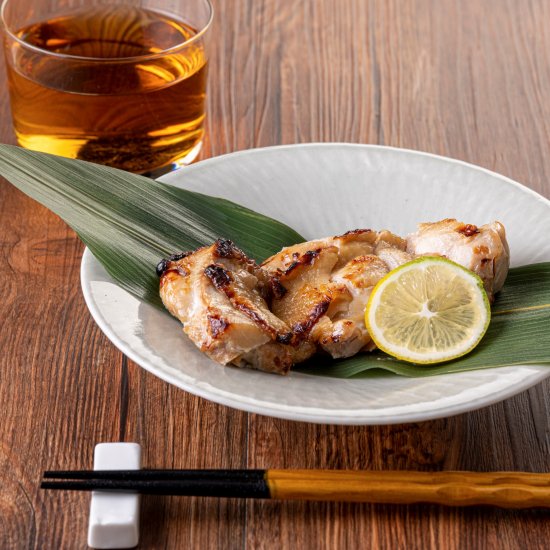 【うま味が凝縮】無投薬秋川牧園若鶏の塩麹チキン（100g×2パックセット） - みどりえオンラインショップ