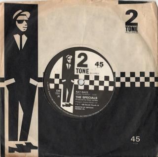 <img class='new_mark_img1' src='https://img.shop-pro.jp/img/new/icons15.gif' style='border:none;display:inline;margin:0px;padding:0px;width:auto;' />THE SPECIALS - Rat Race