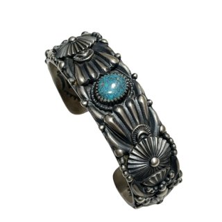 <img class='new_mark_img1' src='https://img.shop-pro.jp/img/new/icons14.gif' style='border:none;display:inline;margin:0px;padding:0px;width:auto;' />Lone Mt.(ޥƥ) Turquoise Bangle TQ-002