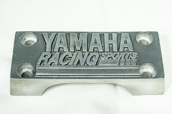 RZ250/RZ350用 AREA47 オリジナル ハンドルクランプ［YAMAHAレーシングタイプ］ - ヤマハRZ専門店｜エリア47  公式オンラインショップ