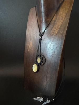 【満月と三日月】