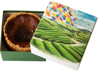 濃厚八女茶バスクチーズケーキ「八女茶箱」-お茶畑から幸せが-の商品画像