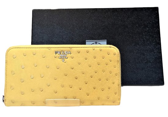 香港ペニンシュラで購入長財布 PRADA オーストリッチ - 長財布