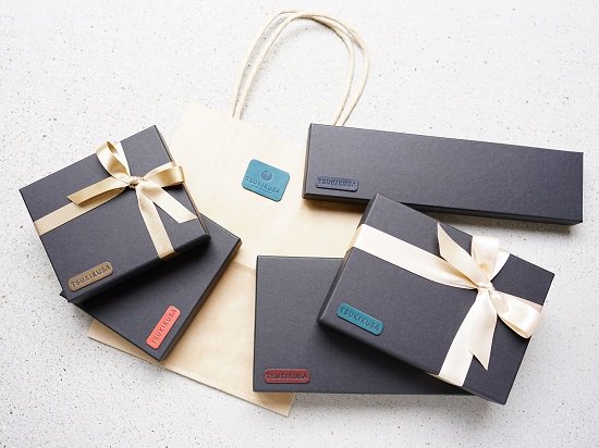 コンパクト二つ折り財布（小銭入れなし）【Aoi-card】 - 【TSUKIKUSA公式オンラインショップ】コンパクトな革財布・革小物