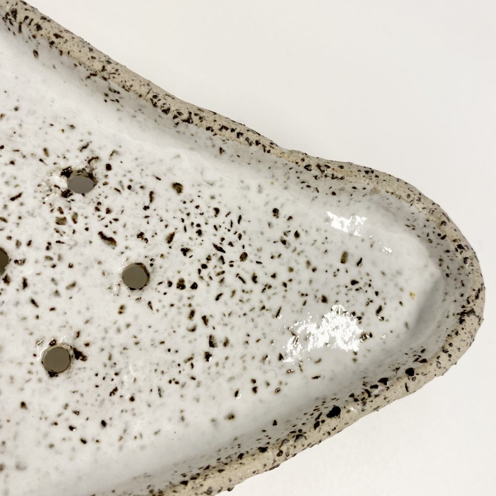 Soap Dishes in Stracciatella Clay with : White Glaze