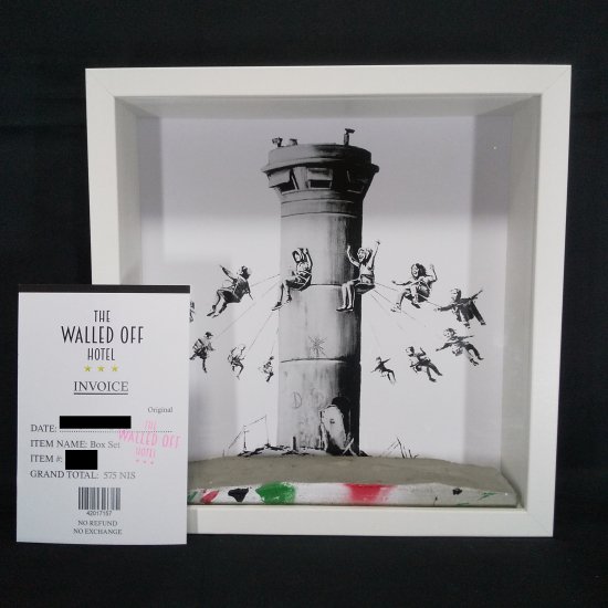 バンクシー THE WALLED OFF HOTEL BOX　カラー美術品/アンティーク