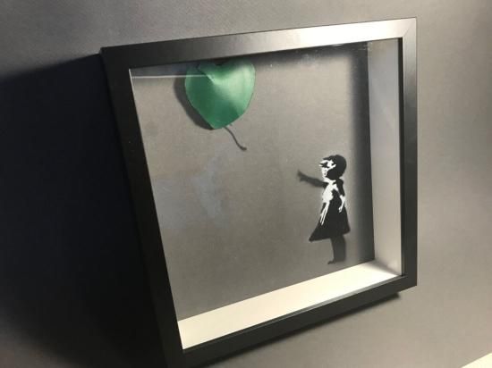 世界限定15個】バンクシー Dismaland 3D Shadow Box 風船と少女 証明書 