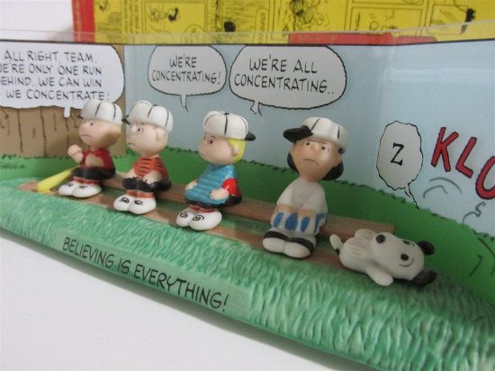 ピーナッツ（スヌーピー） Hallmark フィギュア 2000年 チャーリーブラウン、スヌーピー、ルーシーHallmarkヴィンテージ Snoopy  Peanuts