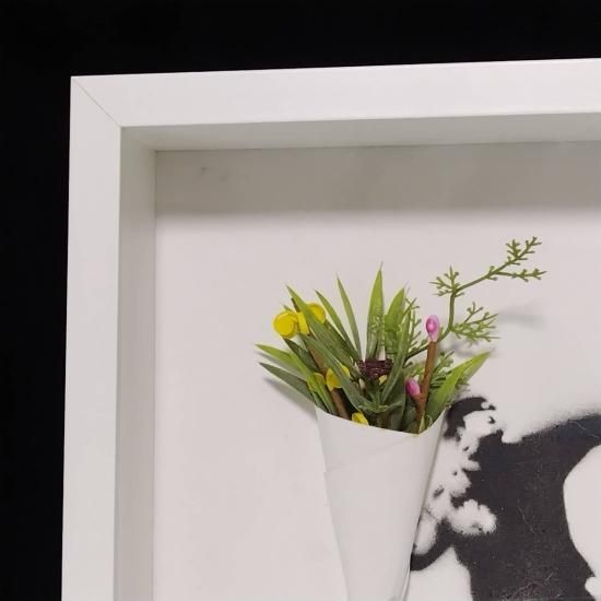 Banksy バンクシー 3D Shadow Box 投げる人