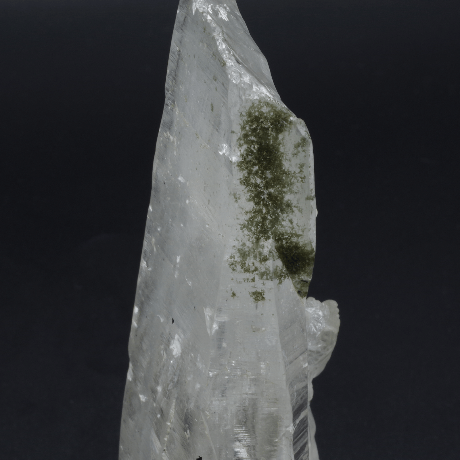 ガネッシュヒマール産水晶 聖観音菩薩像 - ハイグレード天然石 