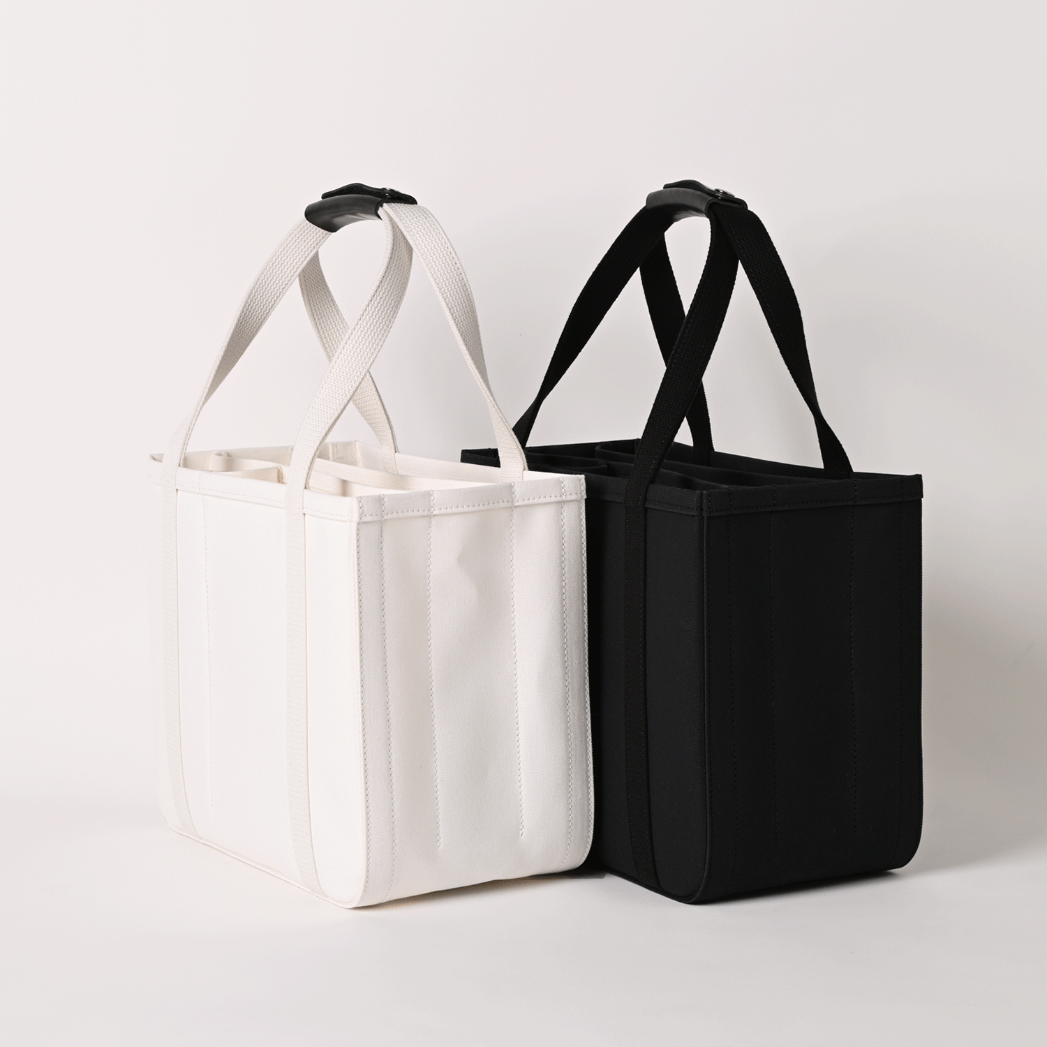 がでますが HYKE - CHACOLI Frame tote 05 (黒)の通販 by #プロフ確認