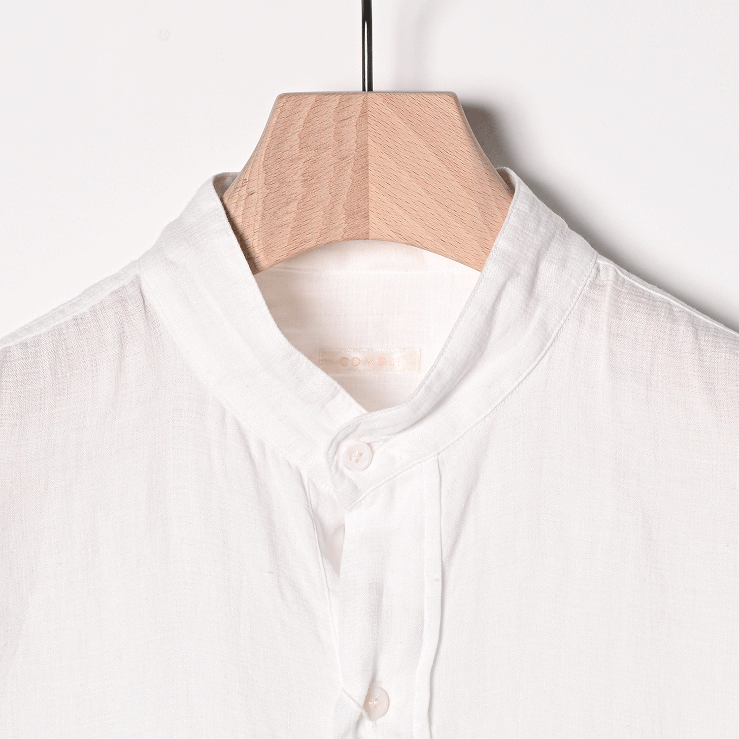 COMOLI | リネンWクロスプルオーバーシャツ（white）- BARD