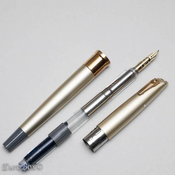 PILOT パイロット 万年筆 初代 キャップレス 【 C-600MW】-