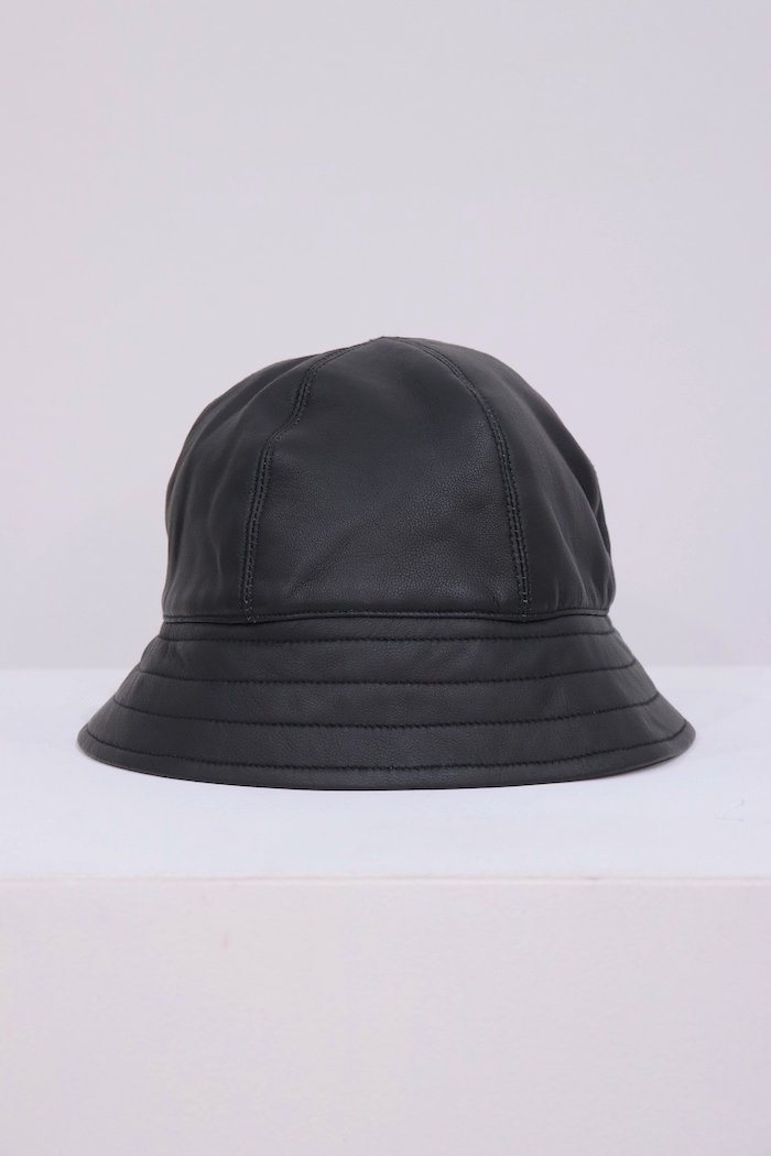 CCU “MARINE HAT / Black sheep skin” - hako-project