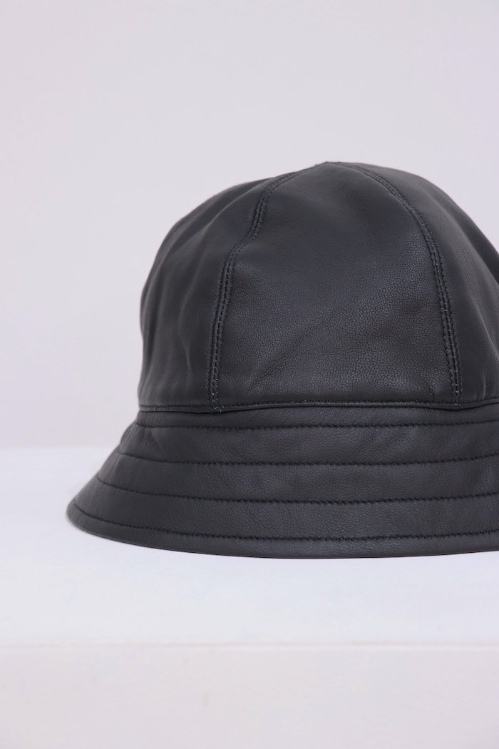 CCU “MARINE HAT / Black sheep skin” - hako-project