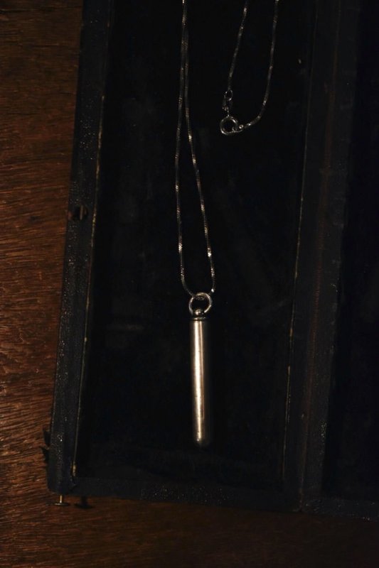 british early 20th pencil necklace