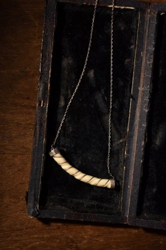 Belphegol Zoo vintage silver × bone necklace