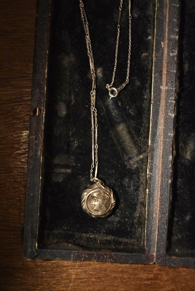 vintage silver cameo necklace