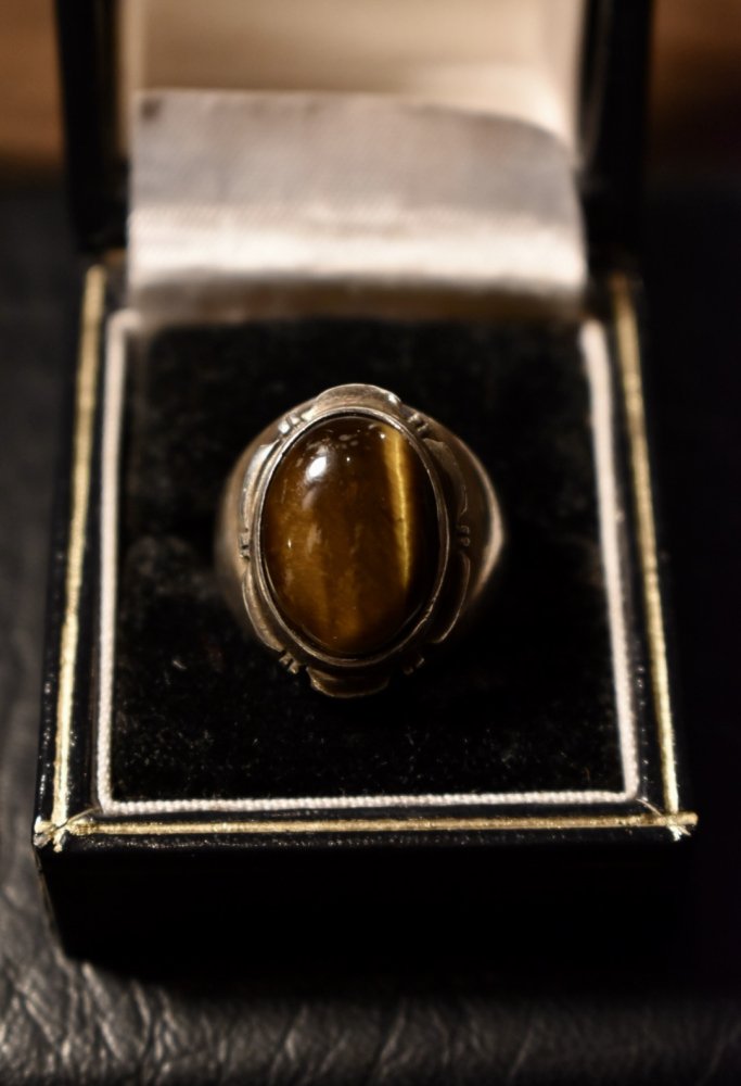 vintage  Navajo "F.ARVISO" silver  tiger's eye ring