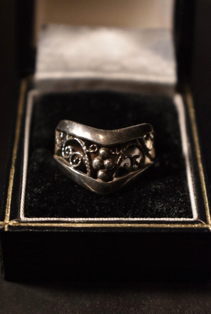 vintage silver filigree ring
