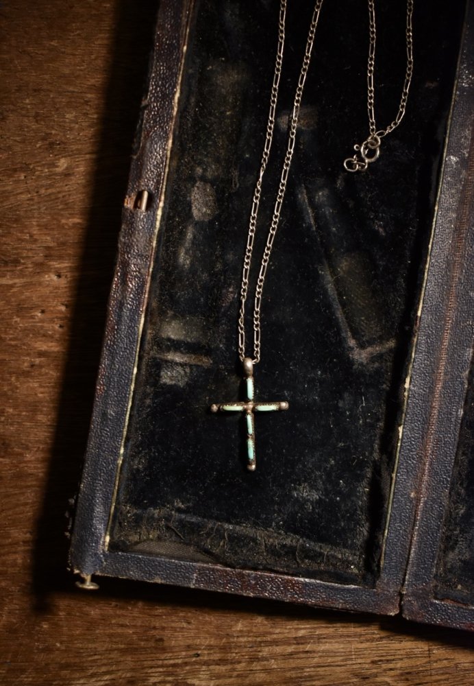 Vintage Zuni silver × turquoise cross necklace