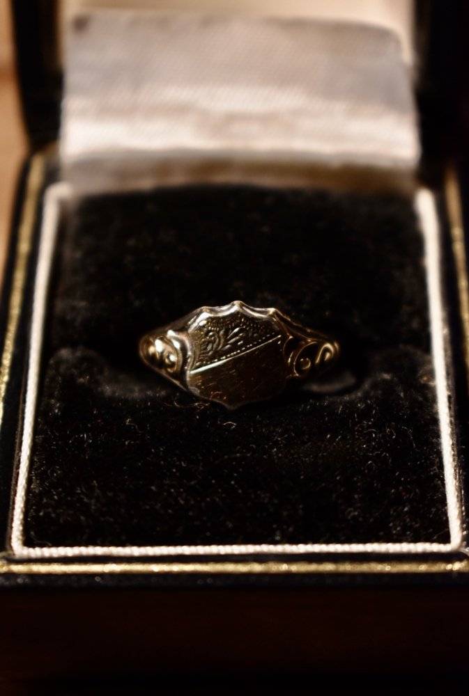 British vintage 9ct silver signet ring