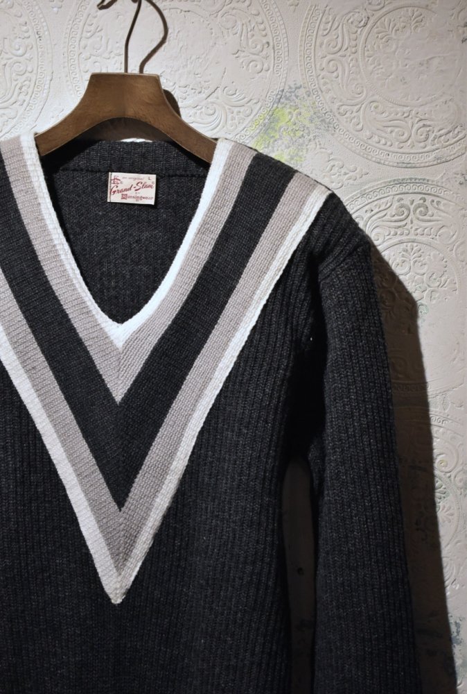 us 1950's~ "Munsingwear" V neck wool sweater
