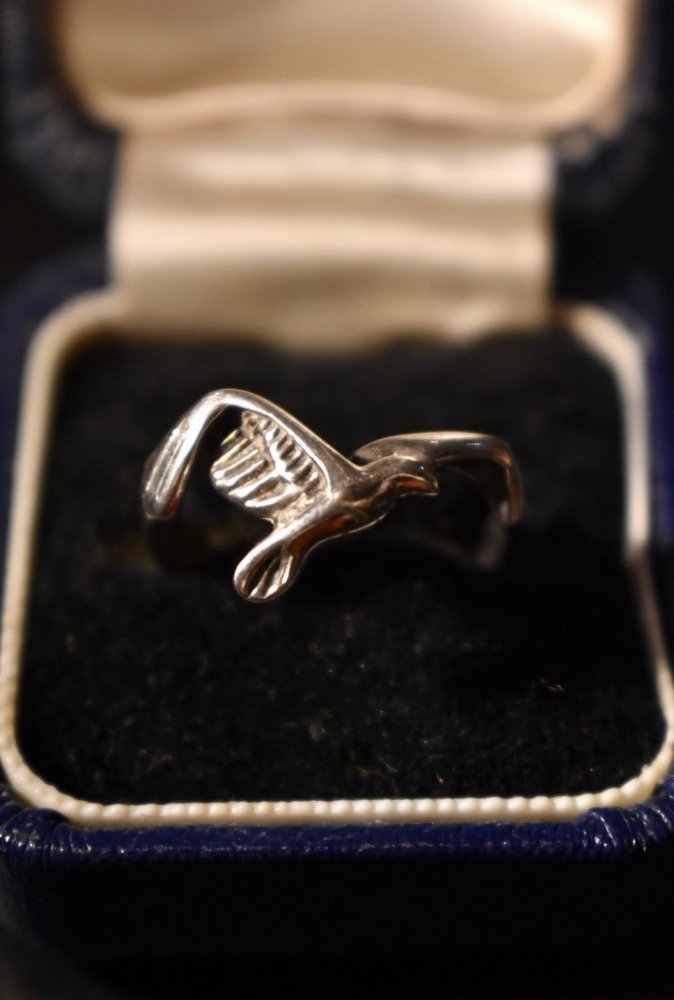 Vintage eagle motif silver ring