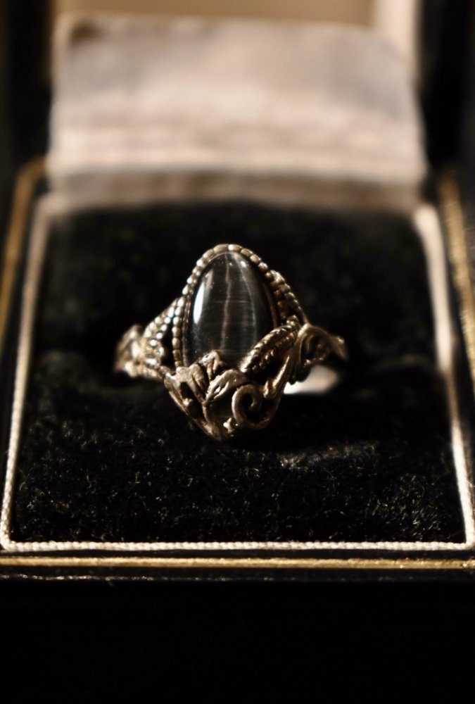 Vintage silver × black stone ring
