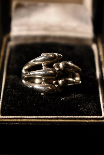 Vintage silver five dolphins ring