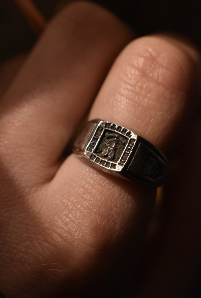 Vintage design ring