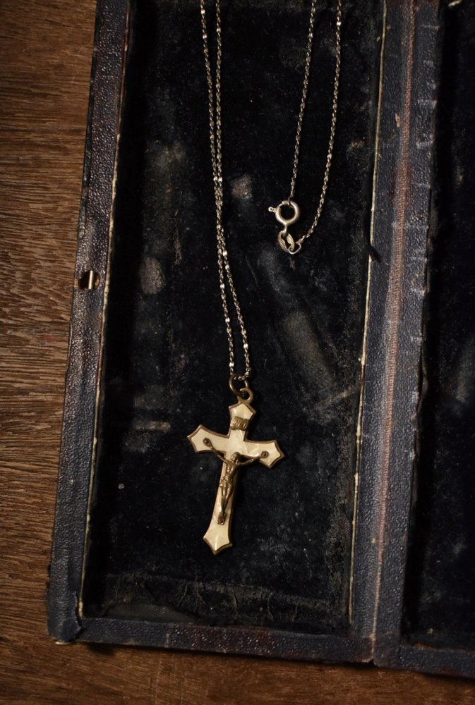 Vintage cross necklace 