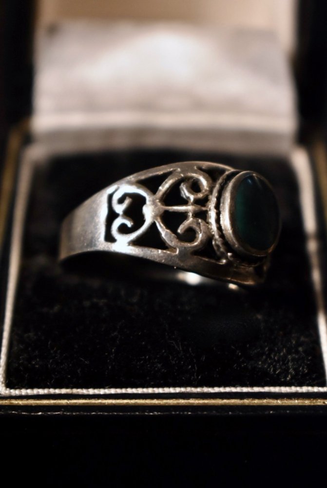 Vintage silver × green agate ring