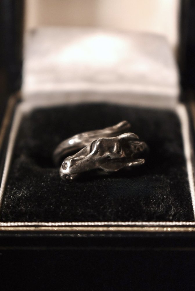 Vintage horse motif silver ring