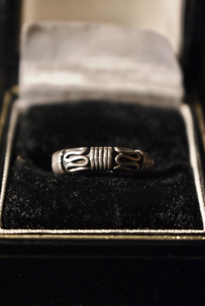 Vintage silver pinky ring