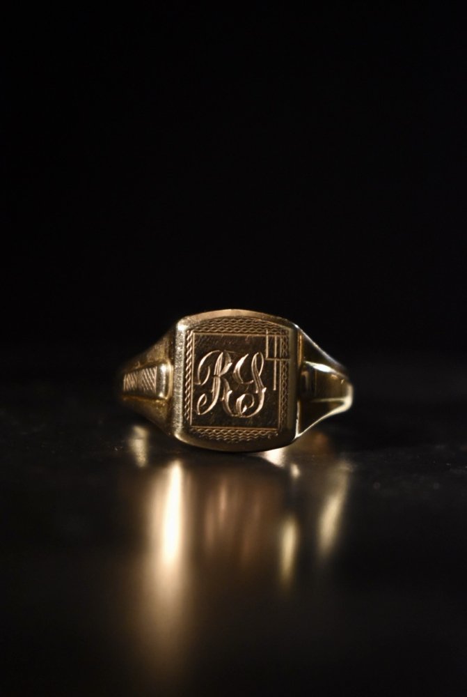 British 1950's 9ct gold "RY" signet ring